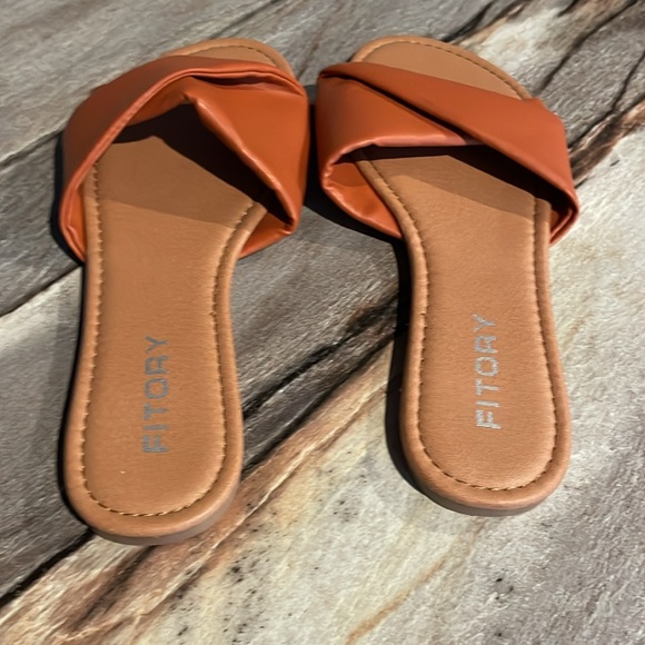 NewFITORY Women's Flat Sandals Fashion Slides With Soft Leather Slippers  Size 8 - Picture 2 of 4